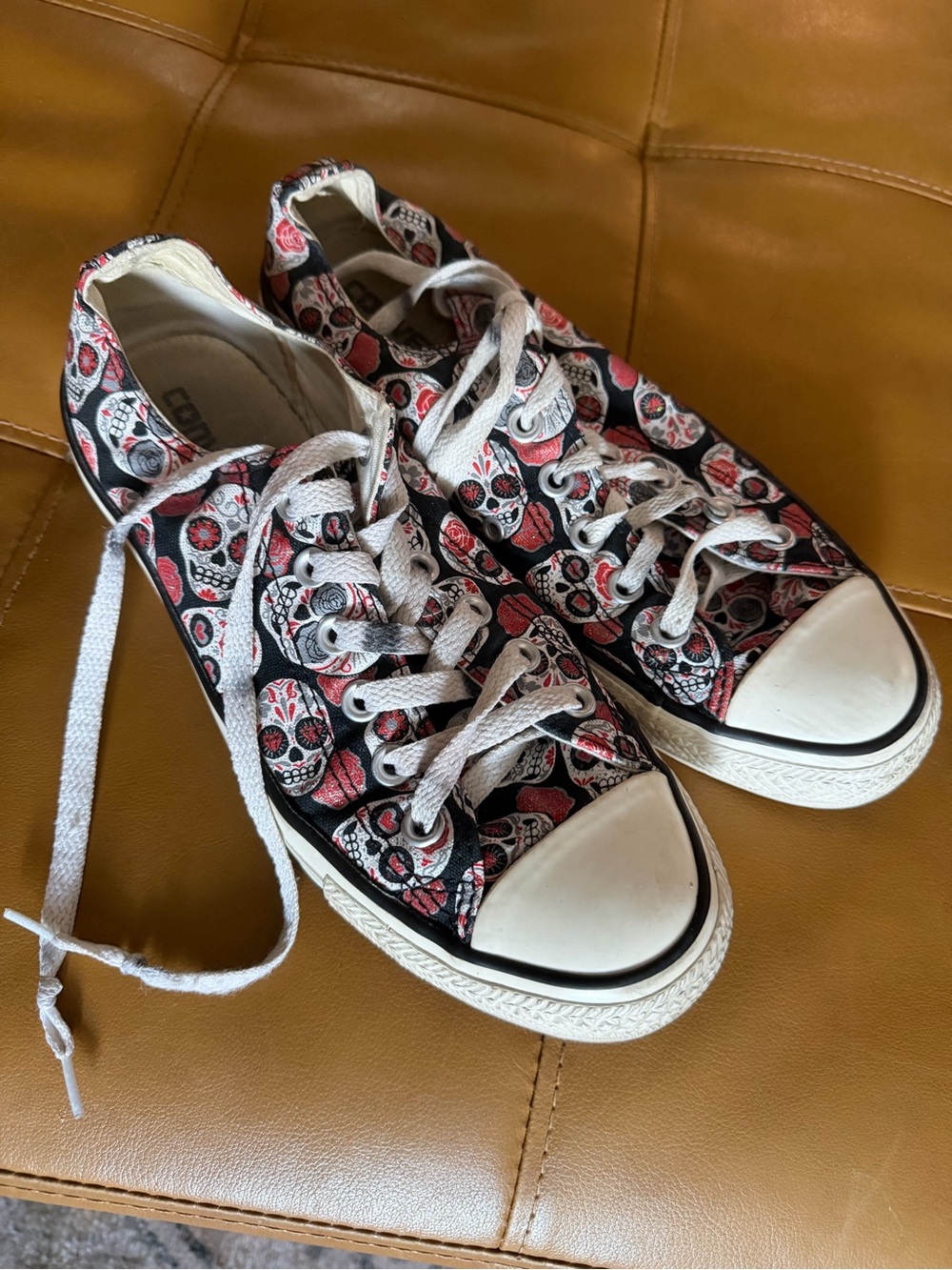 Women’s Skull converses
